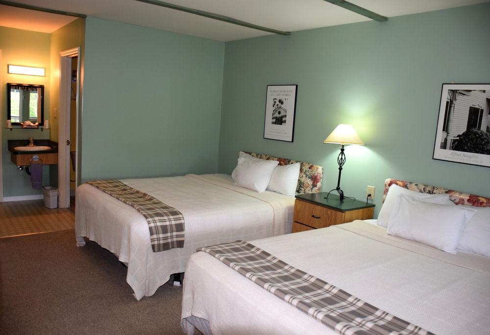 Inn On The Hill Lake George Luaran gambar