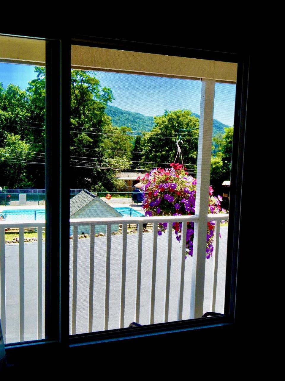 Inn On The Hill Lake George Luaran gambar
